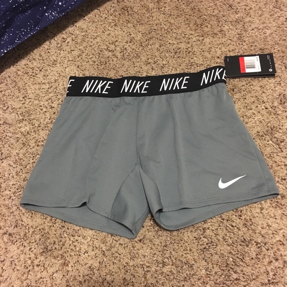 nike girls large